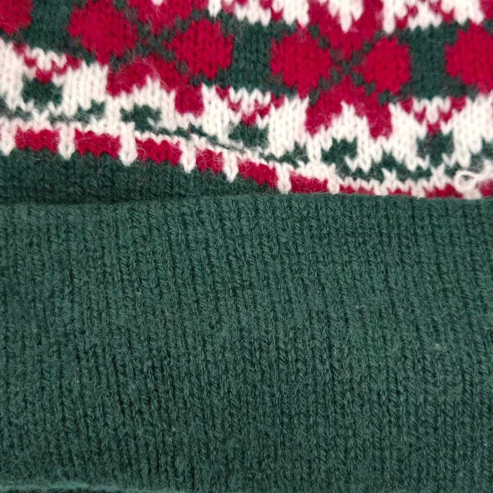 Kids Fair Isle Pom Pom Beanie Hat Green Red White Winter Knit‎ Acrylic 90s vibes